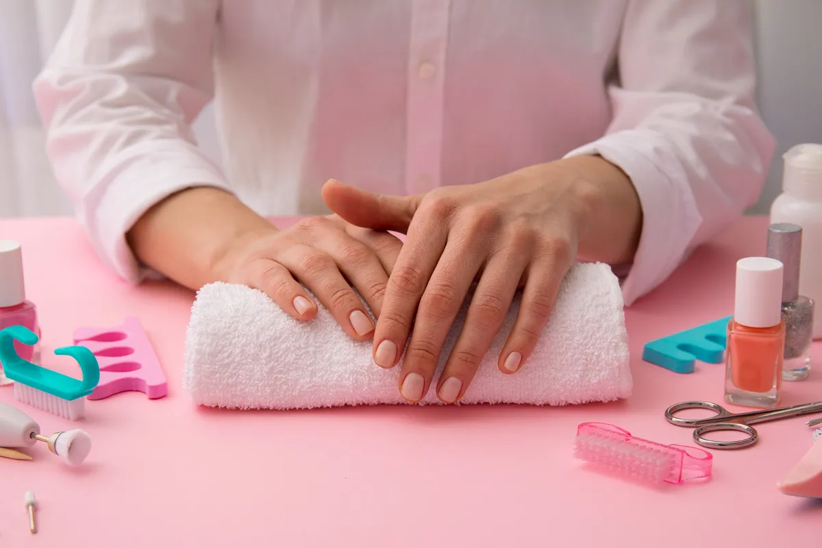 Soap Nails: o que é a tendência de unhas limpas e sofisticadas que domina 2026